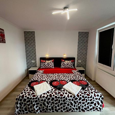 Calypso Rooms Fagaras Ngoại thất bức ảnh
