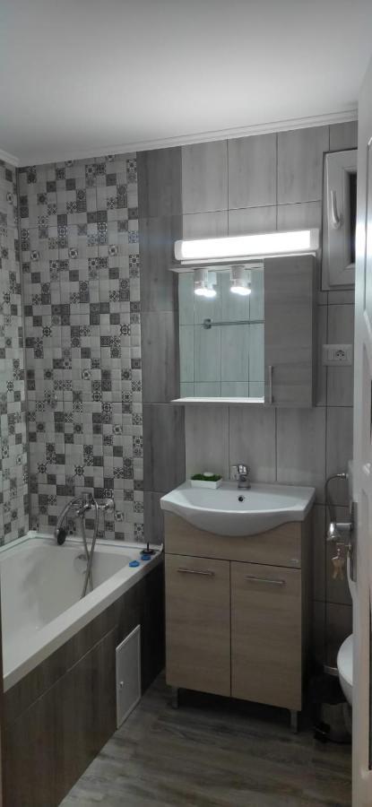 Calypso Rooms Fagaras Ngoại thất bức ảnh
