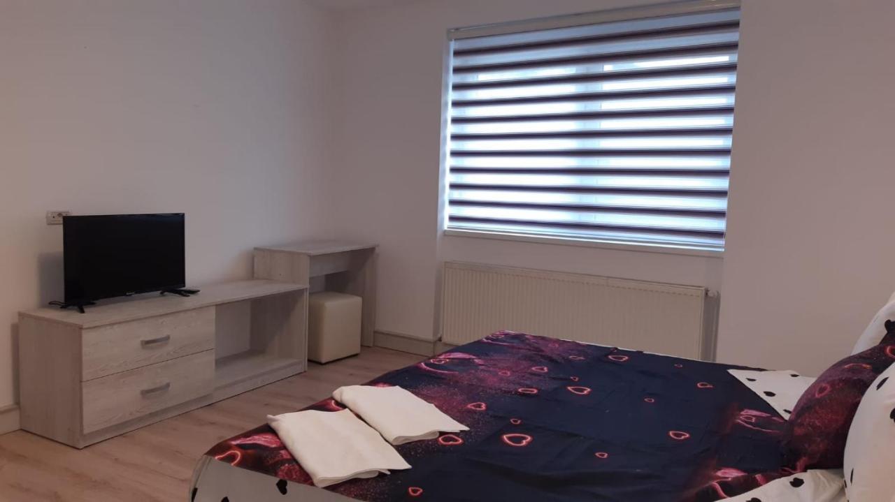 Calypso Rooms Fagaras Ngoại thất bức ảnh