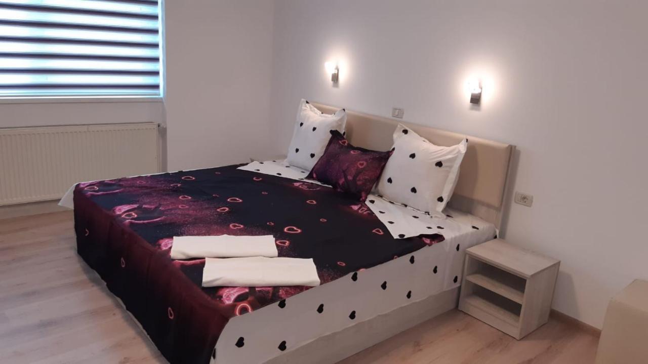 Calypso Rooms Fagaras Ngoại thất bức ảnh