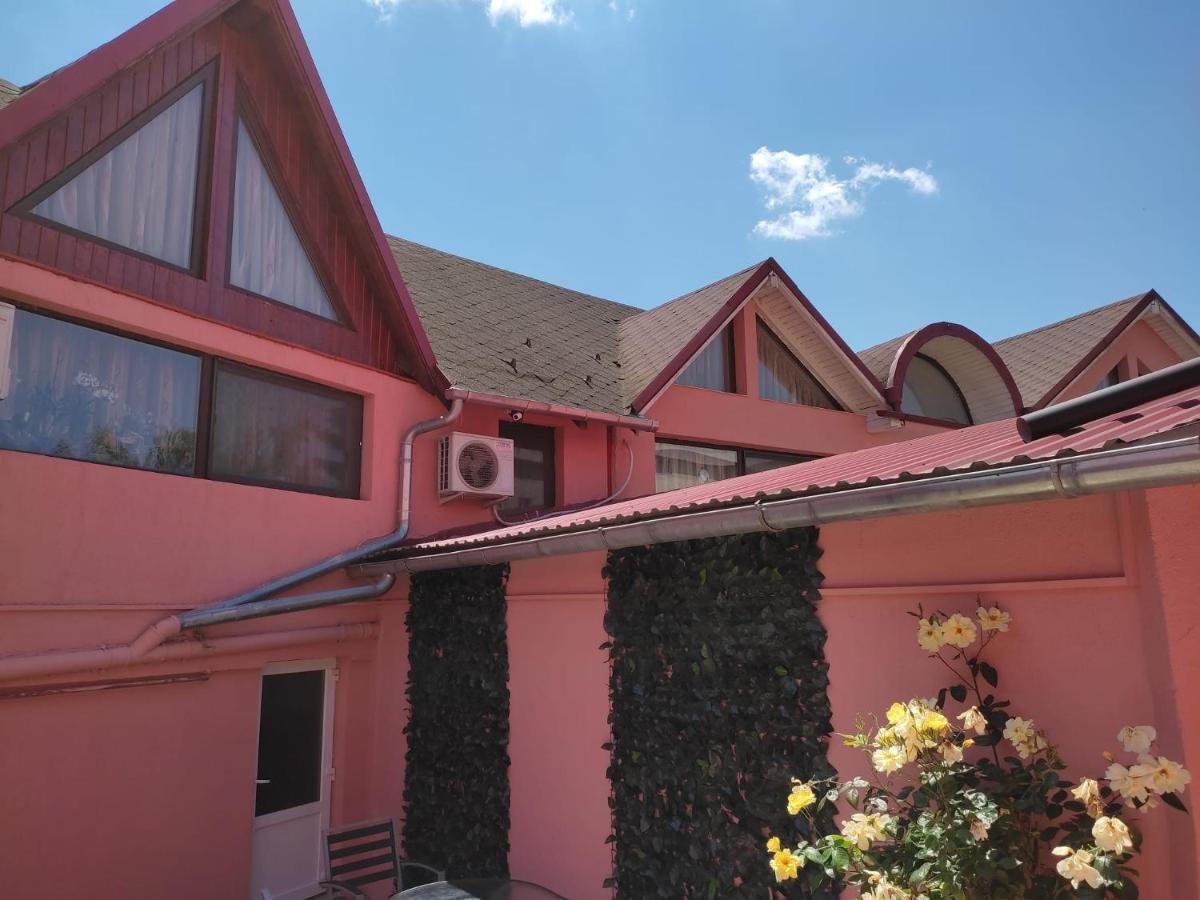 Calypso Rooms Fagaras Ngoại thất bức ảnh