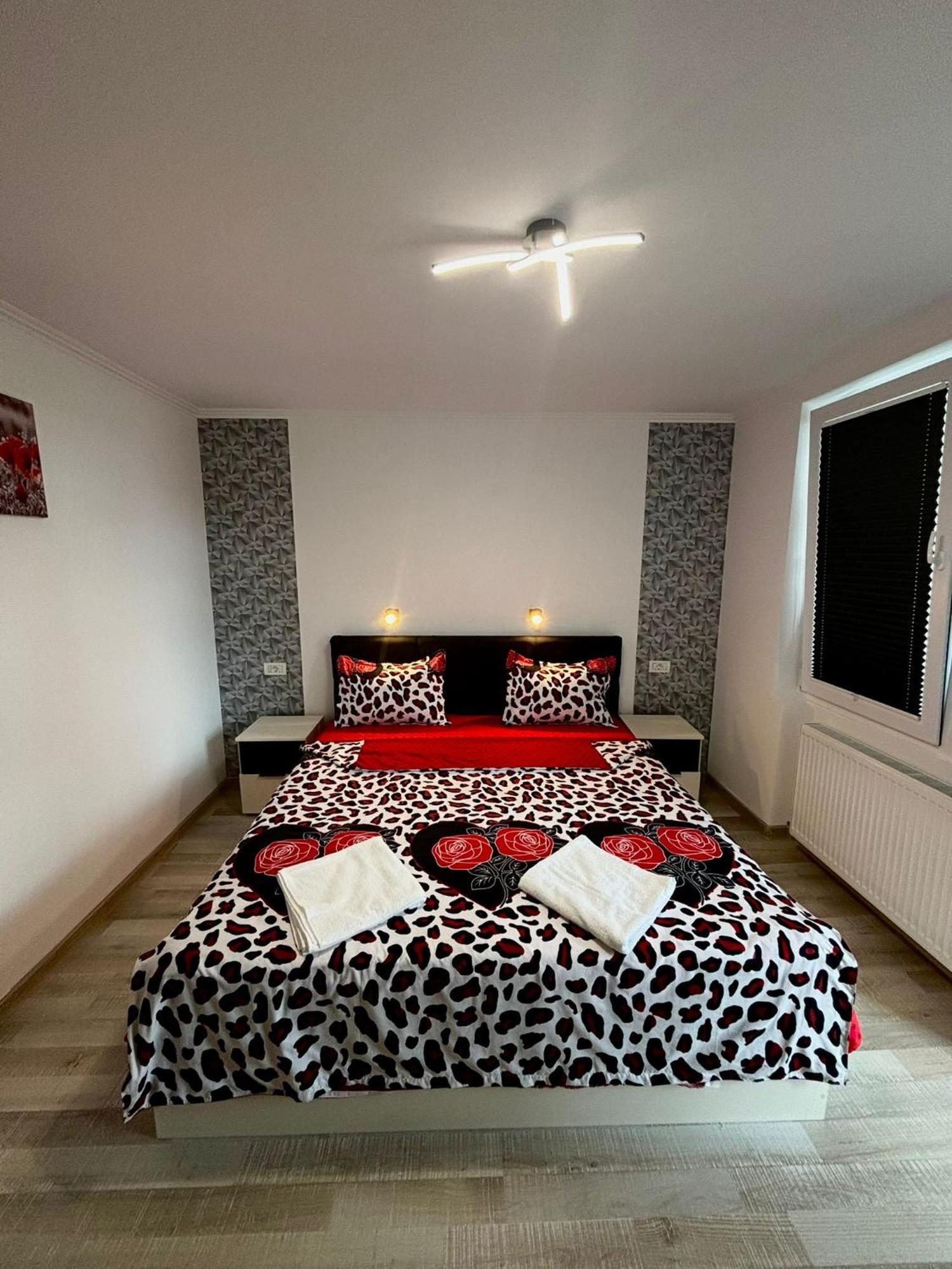 Calypso Rooms Fagaras Ngoại thất bức ảnh