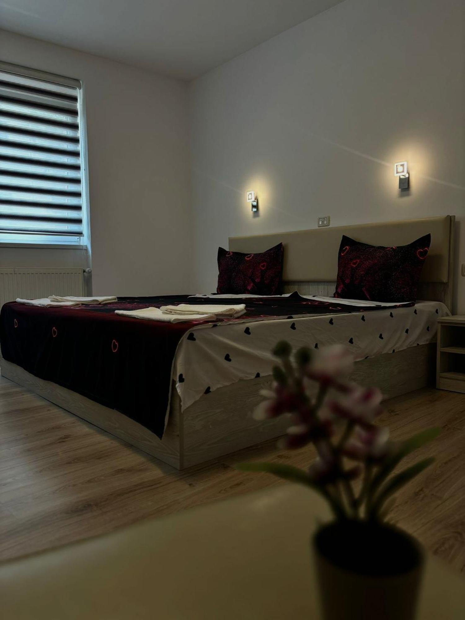 Calypso Rooms Fagaras Ngoại thất bức ảnh